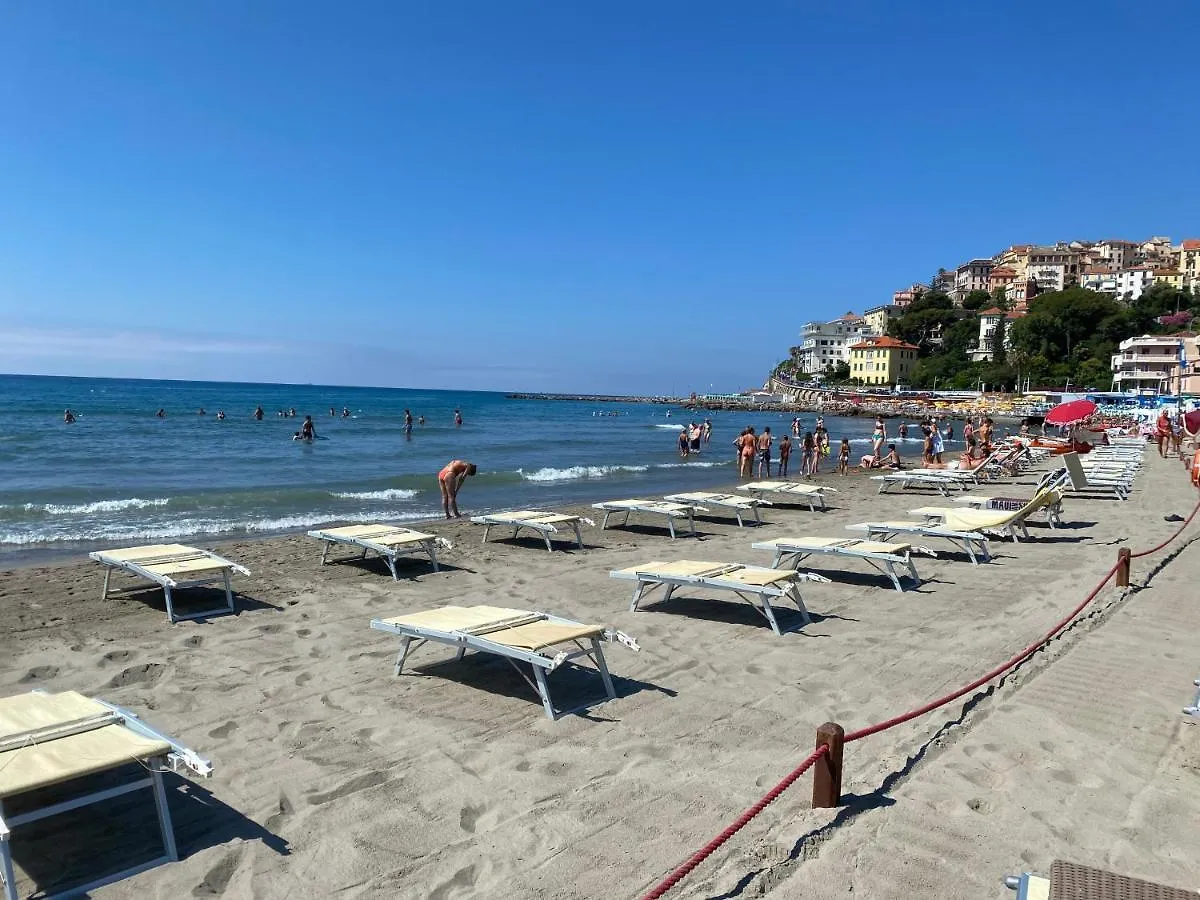 بيت للعطل Maison De Vacances Avec Grande Terrasse Ombragee إمبيريا