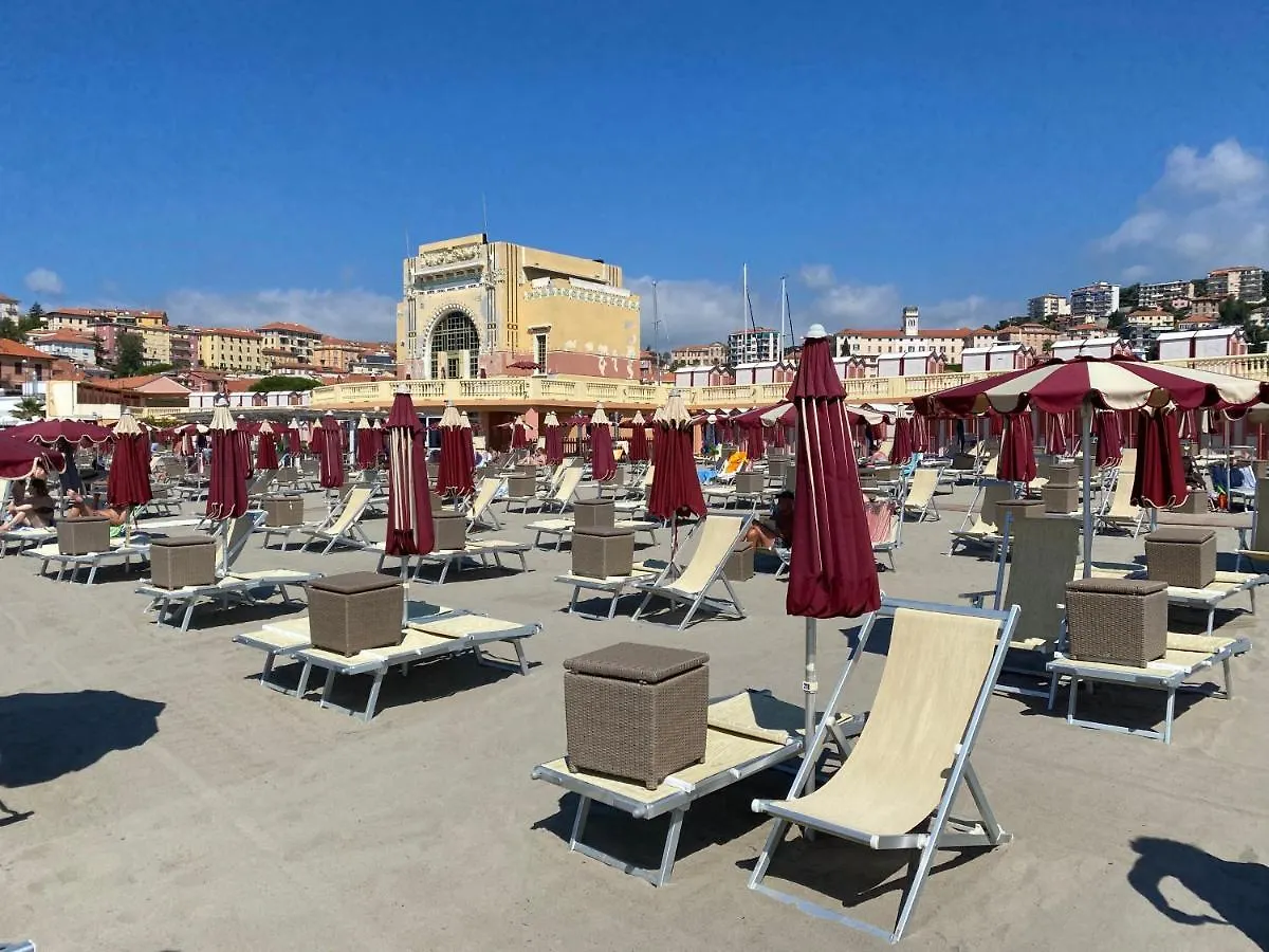 Maison De Vacances Avec Grande Terrasse Ombragee إمبيريا إيطاليا
